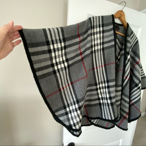 FRAAS Grey & Red Plaid Cape/Poncho/Car Blanket - Picture 8 of 11